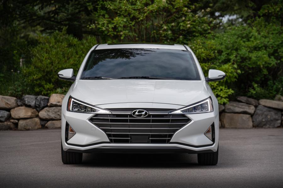  Hyundai Elantra Limited (AD) 2018 года  (NA) (фото 31 из 42)